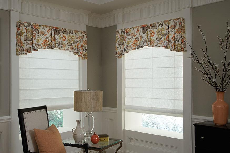 short printed curtains white blinds
