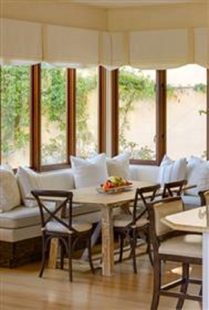 living room area interior design